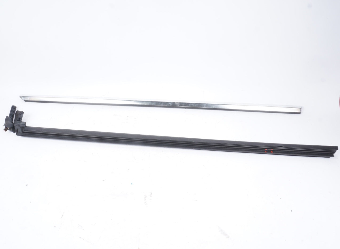 10-13 MERCEDES-BENZ E350 E550 COUPE FRONT RIGHT PASSENGER DOOR CHROME MOLDING
