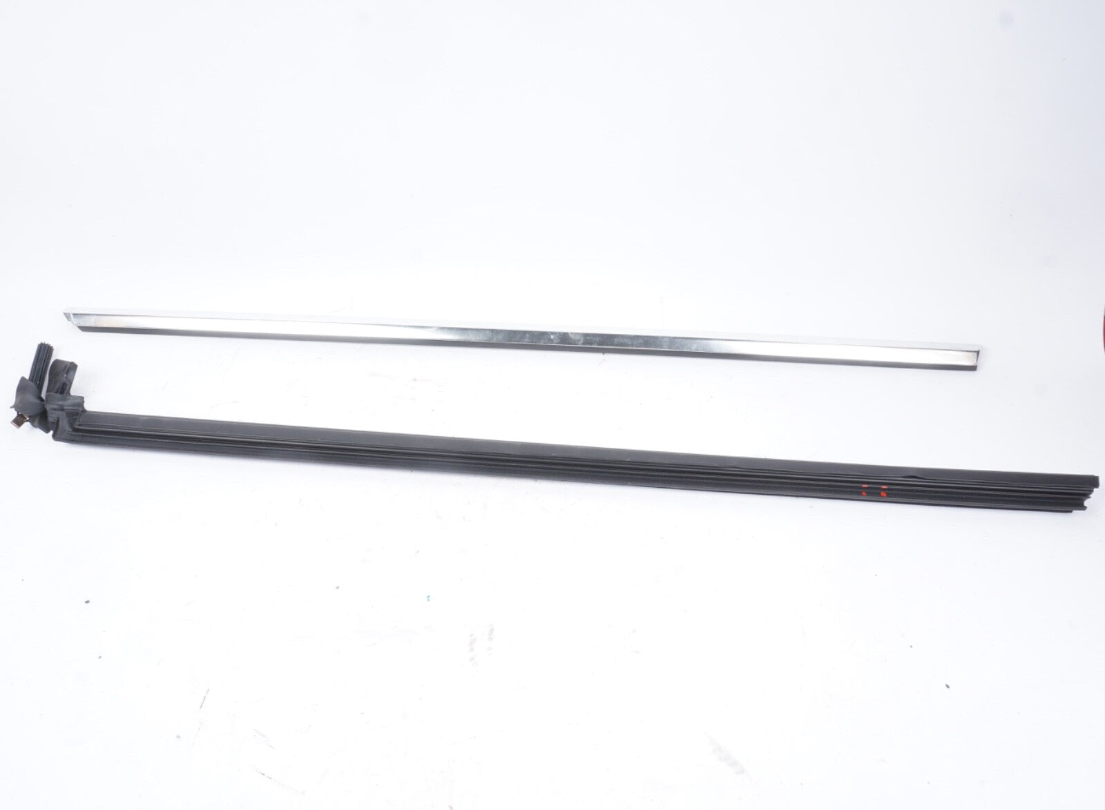 10-13 MERCEDES-BENZ E350 E550 COUPE FRONT RIGHT PASSENGER DOOR CHROME MOLDING