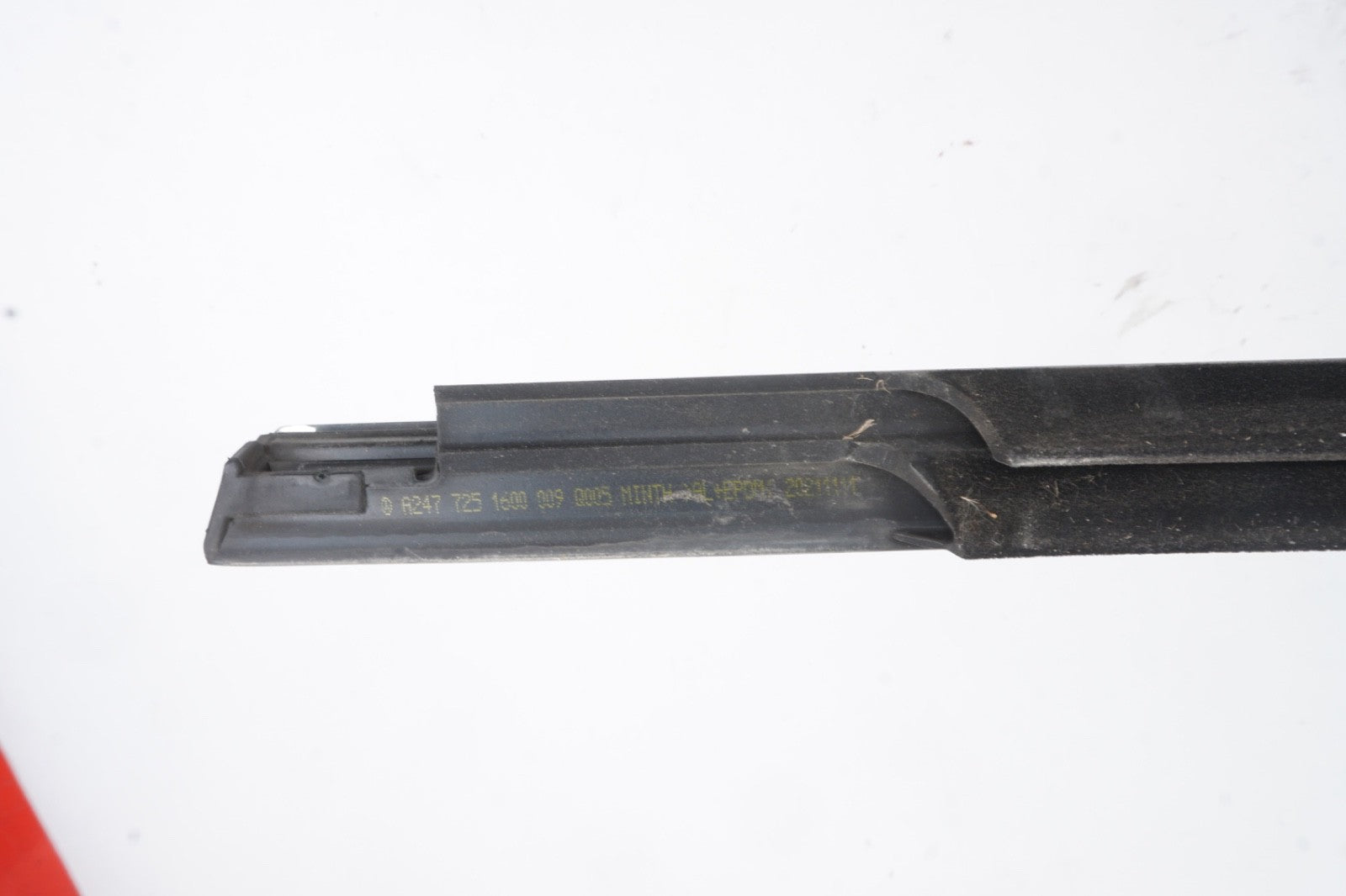 2022 - 2024 MERCEDES EQB350 EQB300 FRONT RIGHT SIDE DOOR WINDOW BELT MOLDING OEM