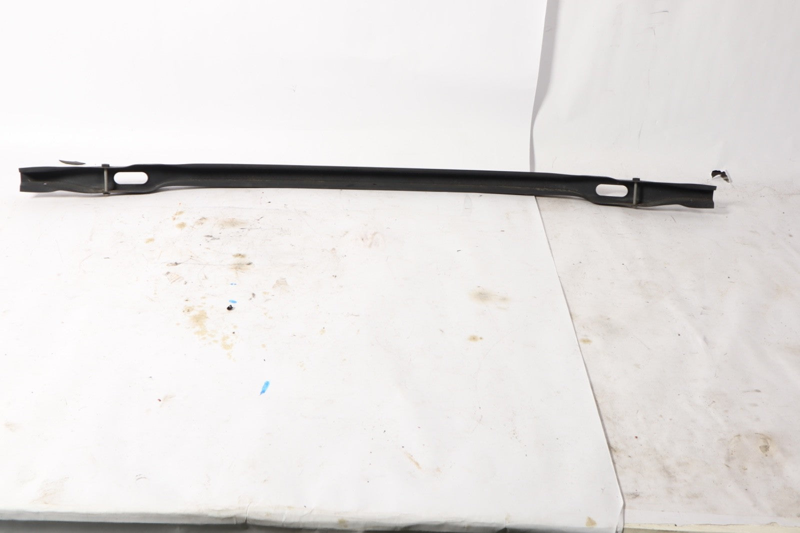 2011 - 2016 BMW 550i 550I XDRIVE - Front Lower Bumper Mount Bracket 7203078 OEM