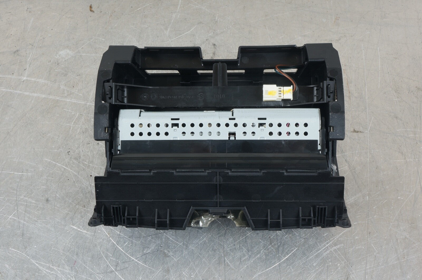 08-11 Mercedes W204 C300 Dashboard Screen Display Monitor Assembly OEM