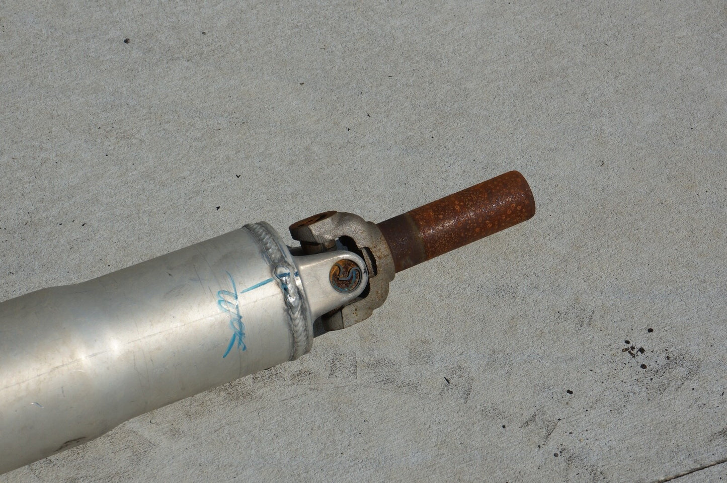 2018 Chevrolet Silverado 1500 pickup 4x2 Crew Cab DRIVE SHAFT DRIVESHAFT