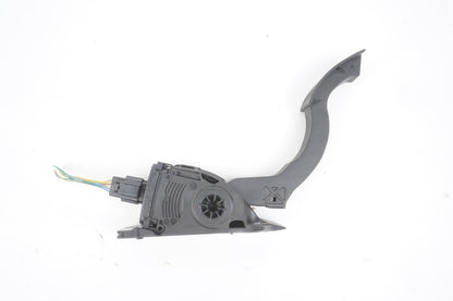 2015 - 2018 Ford Focus Throttle Gas Accelerator Pedal W/ Pad Assembly OEM