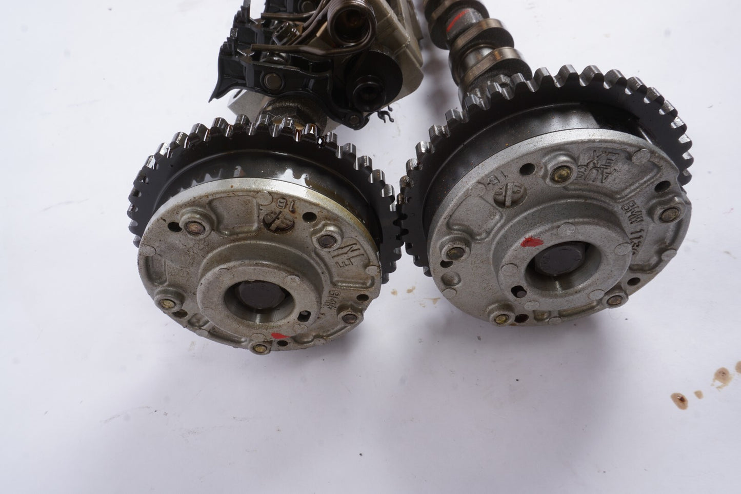 2008 - 2010 Bmw 650i Engine Left Exhaust And Intake Camshaft Set Of 2 OEM