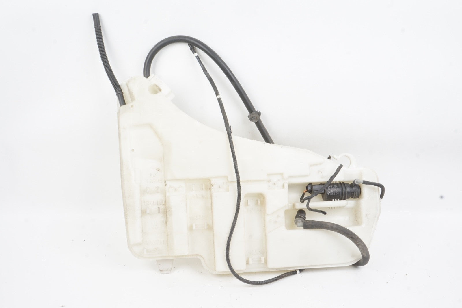 2013 - 2018 BMW M6 650i F12 OEM Windshield Washer Fluid Reservoir 8050439