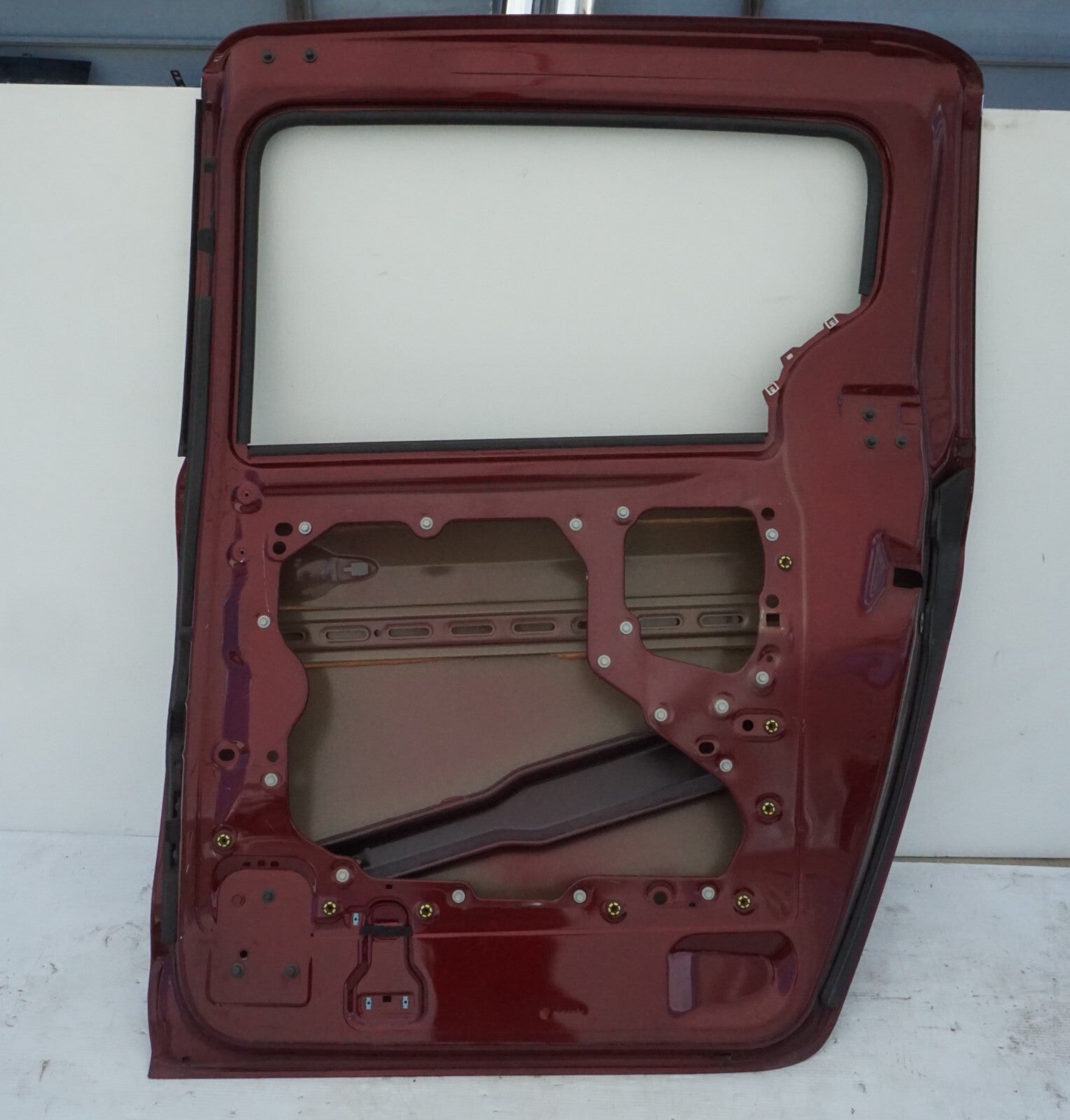 17-22 CHRYSLER PACIFICA REAR RIGHT PASSENGER SIDE SLIDING DOOR SHELL OEM