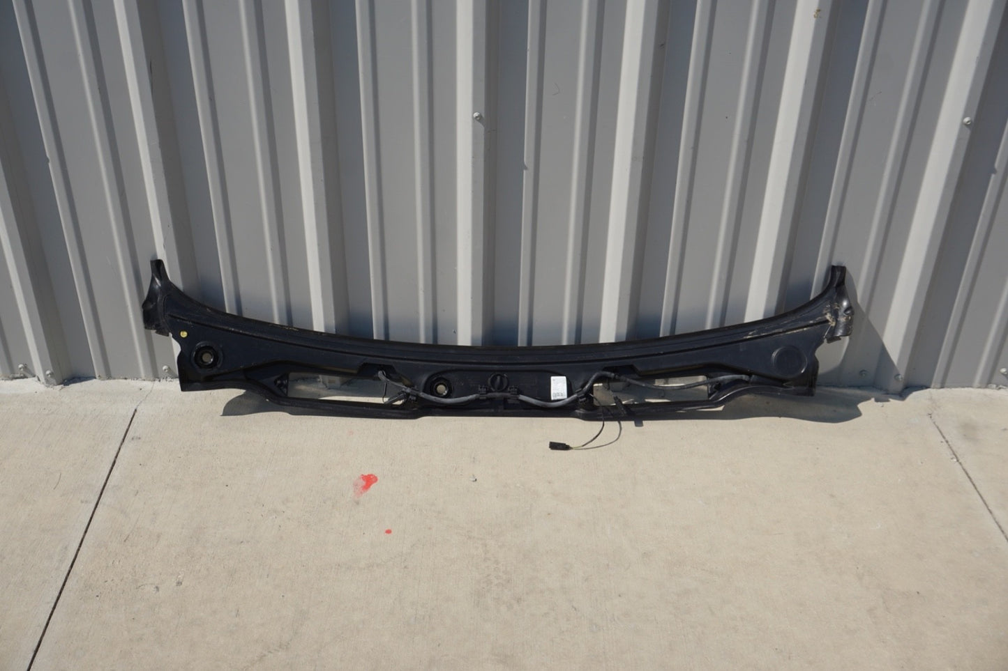 2007-2013 BMW 335I E92 E93 FRONT WINDSHIELD WIPER VENT GRILL COVER PANEL OEM