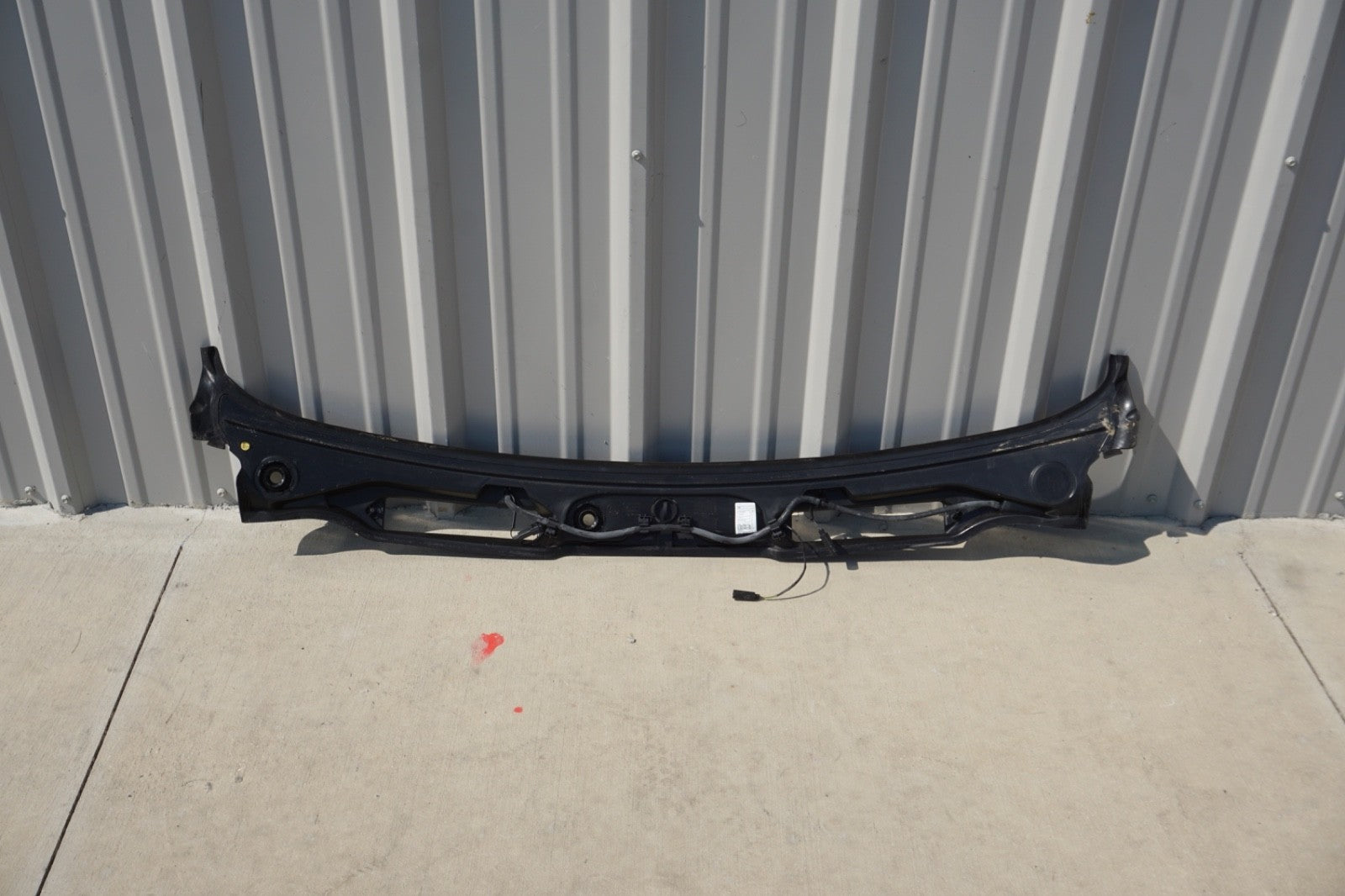 2007-2013 BMW 335I E92 E93 FRONT WINDSHIELD WIPER VENT GRILL COVER PANEL OEM