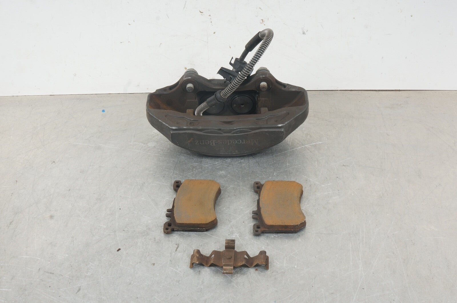 2013 - 2020 Front Left Brake Caliper 2314213798 OEM Mercedes SL400 SL450 SL550