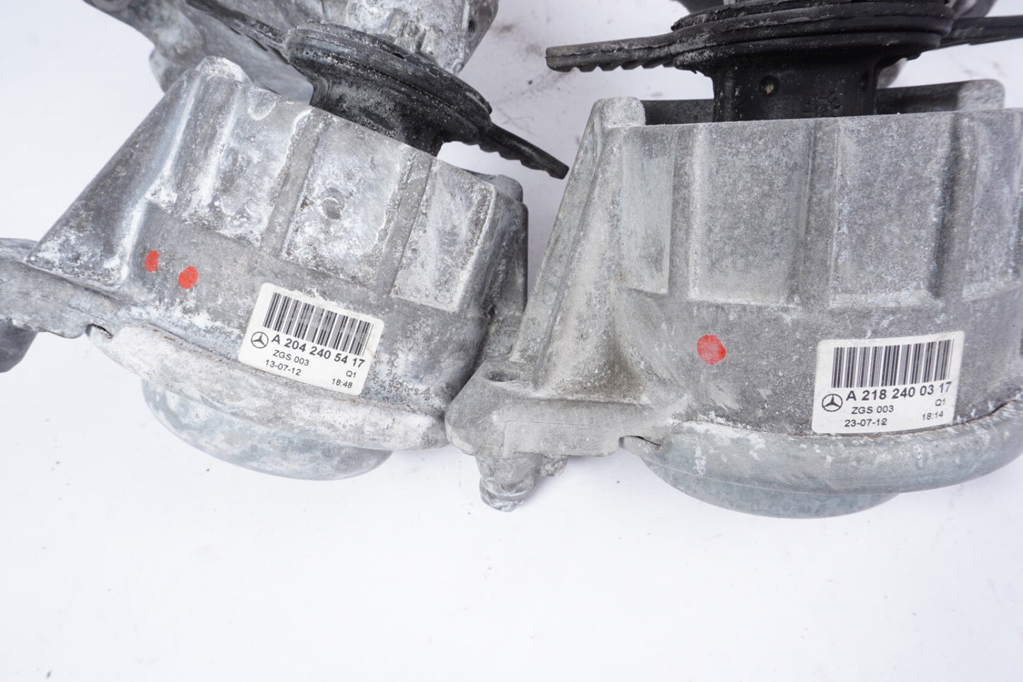 2013 14 MERCEDES E350 (A207 C207 W207) 3.5L M276 LEFT RIGHT MOTOR MOUNT BRACKET