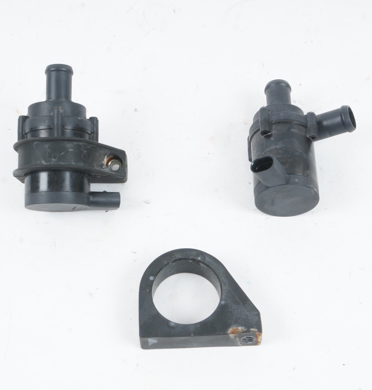 2010-2018 BENTLEY MULSANNE  ENGINE AUXILIARY WATER COOLANT PUMP SET OF 2
