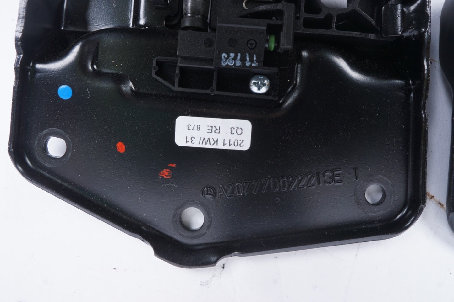 10-17 Mercedes E350 E550 Convertible Front Top Roof Lock Latch  Left & Right OEM