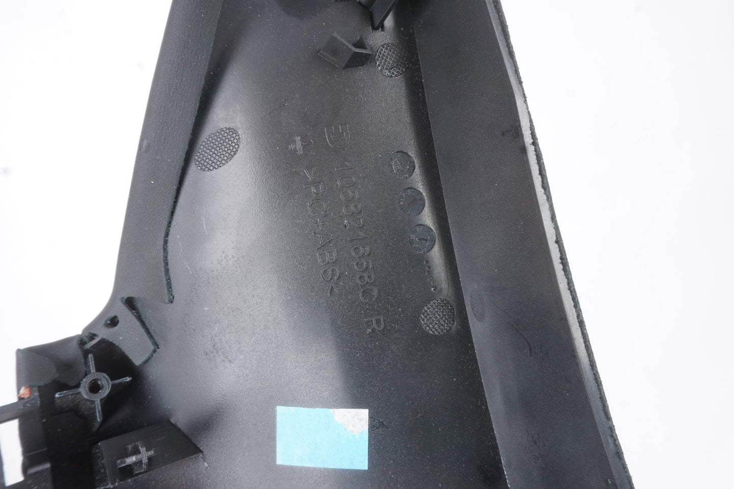 2014 - 2019 Maserati Ghibli Right Passenger Inner Dash Lower Trim 105821658C OEM