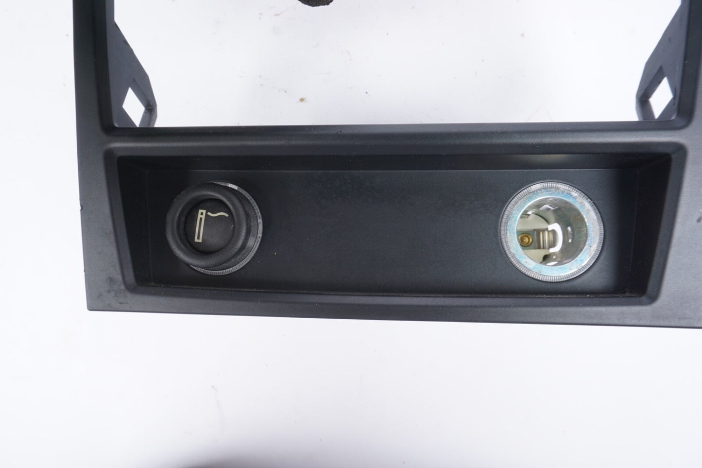 09-15 BMW F01 F02 750 740 REAR CENTER CONSOLE TRIM CIGARETTE LIGHTER 9113673 OEM