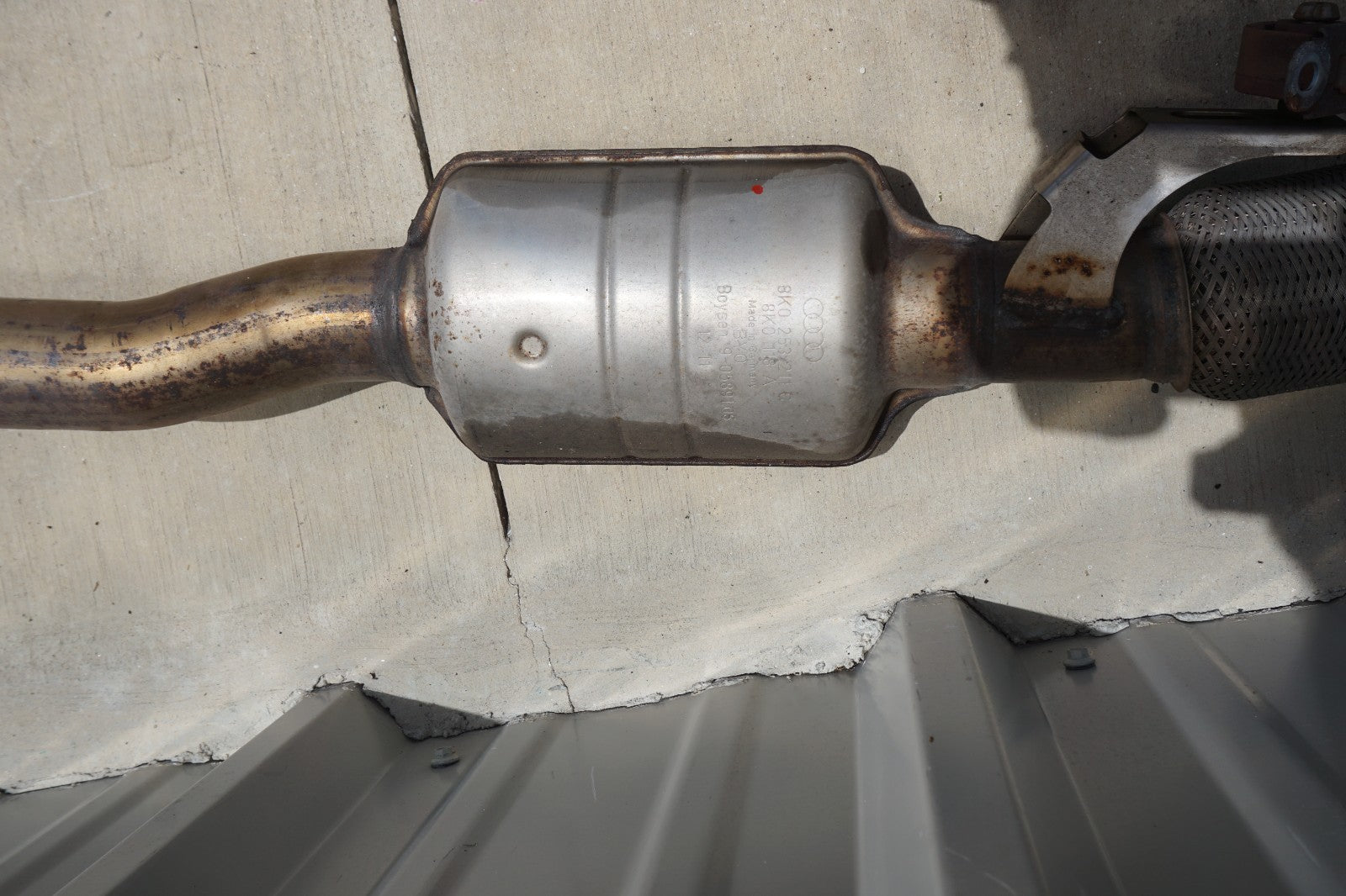 2011 - 2012 Audi A8 D4 4.2L Muffler Silencer Exhasut Pipe Tube Left OEM