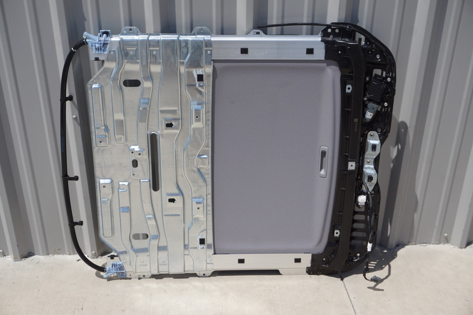 2018-2024 HONDA ODYSSEY SUNROOF TRACK FRAME WITH SUNSHADE OEM