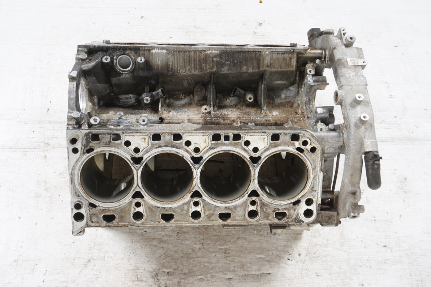 2009 - 2018 PORSCHE CAYENNE 4.8L 8 CYLINDER CYLINDER BLOCK CRANKCASE 948101113