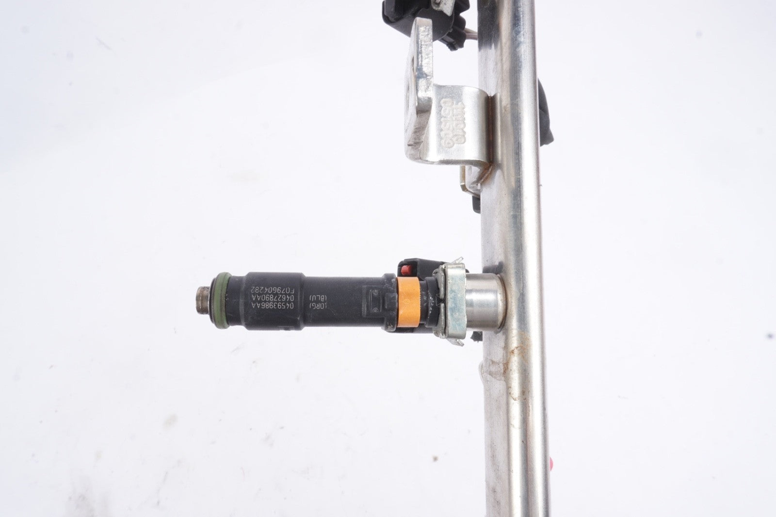 2016 - 2018 Fiat 500X 2.4L Engine Fuel Rail Injector with Injectors OEM