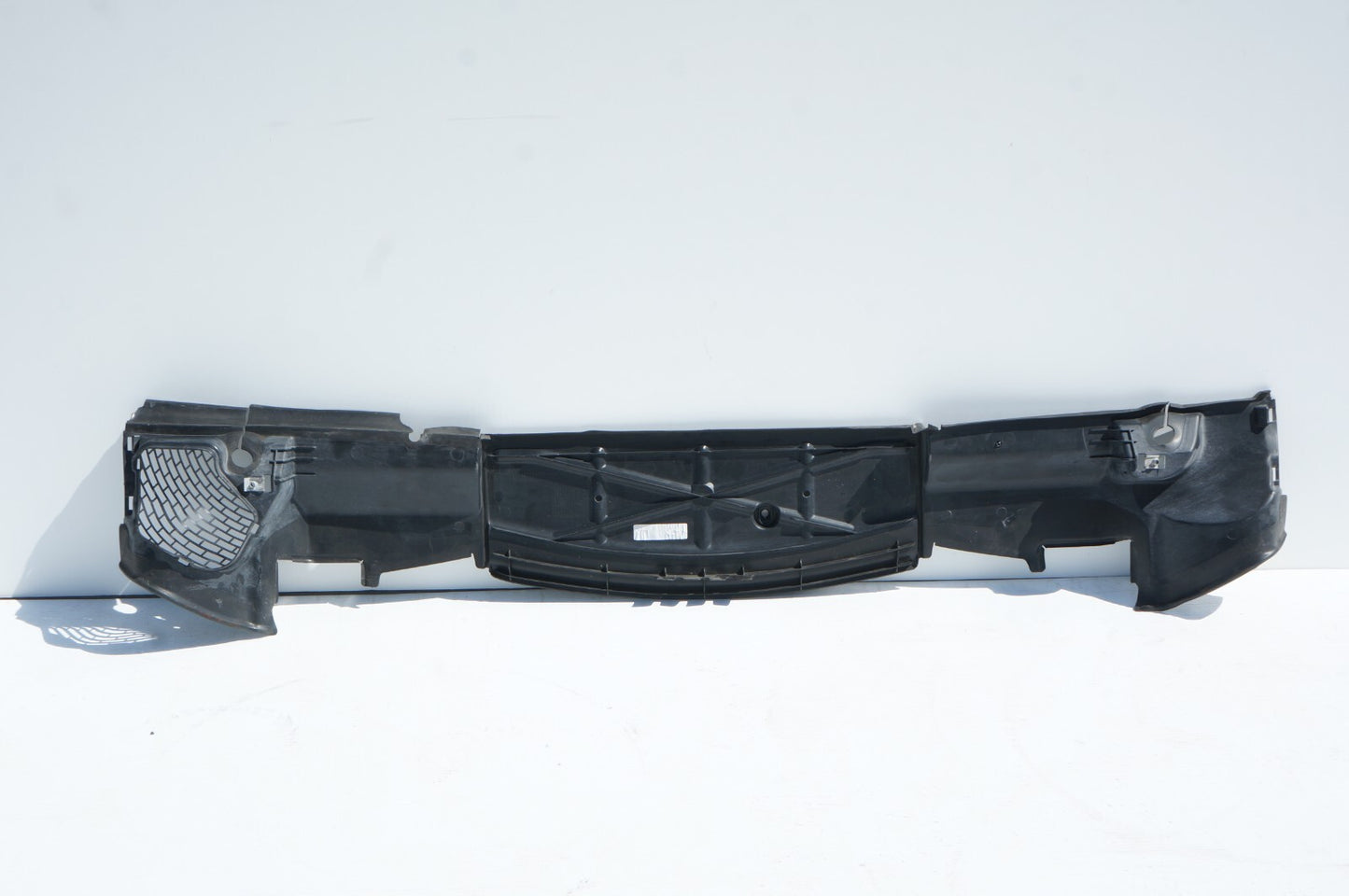 2008 - 2010 BMW 650I FRONT AIR DUCT  GUIDE 7184553 OEM