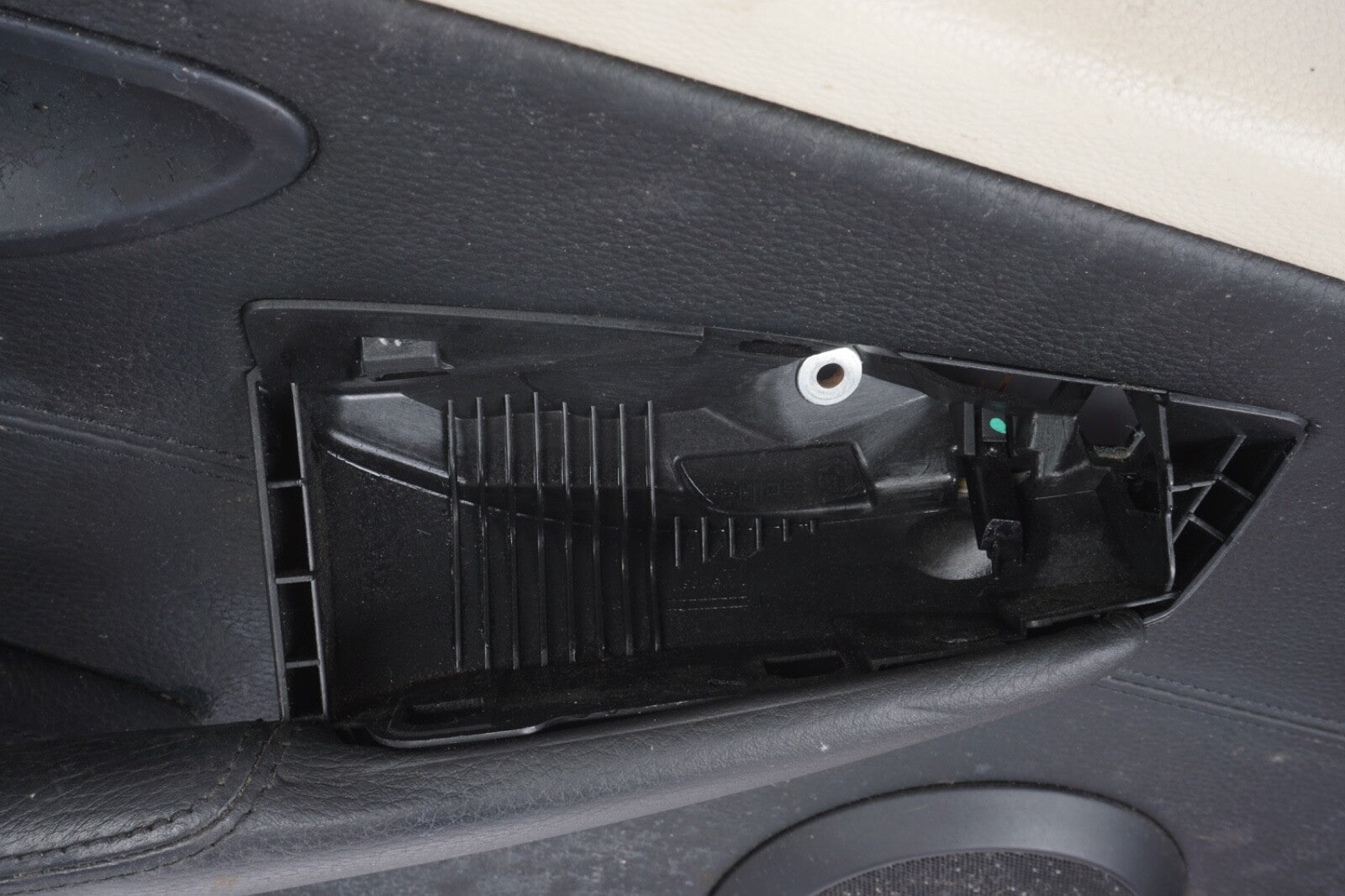 07-10 BMW 650i  Front Left Driver Door Interior Trim Panel Card 7115495