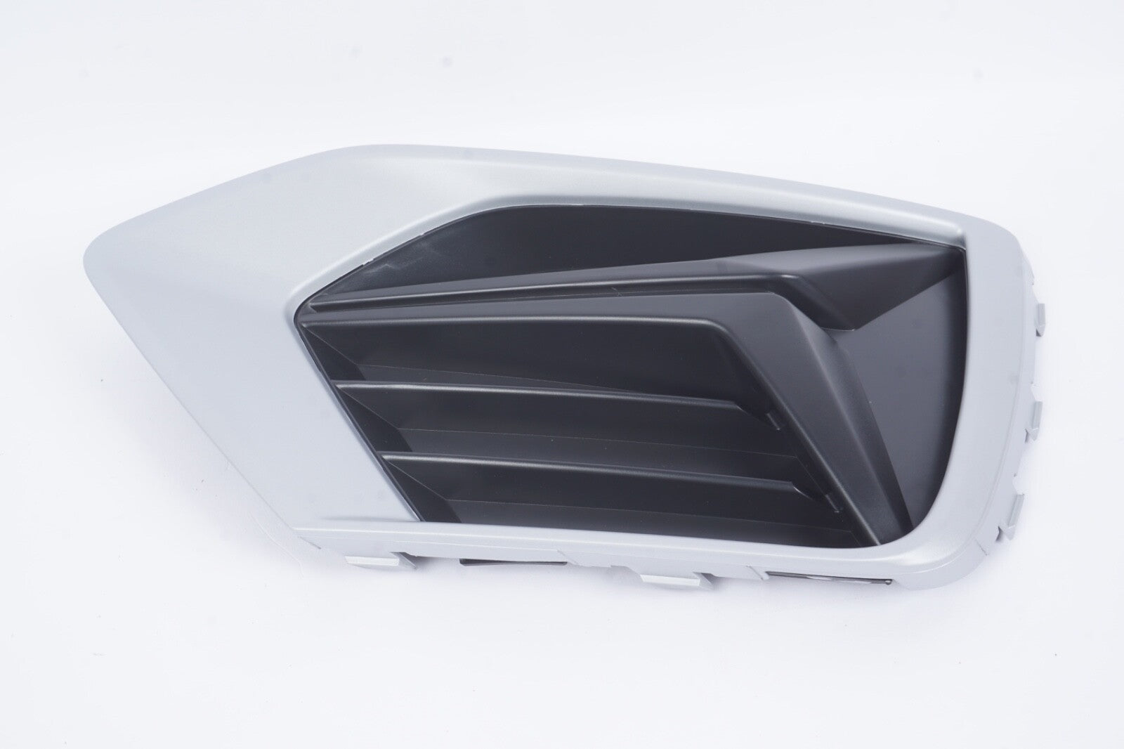 For 2019 Q3 Front Bumper Right side Grille Bezel Insert Silver Trim