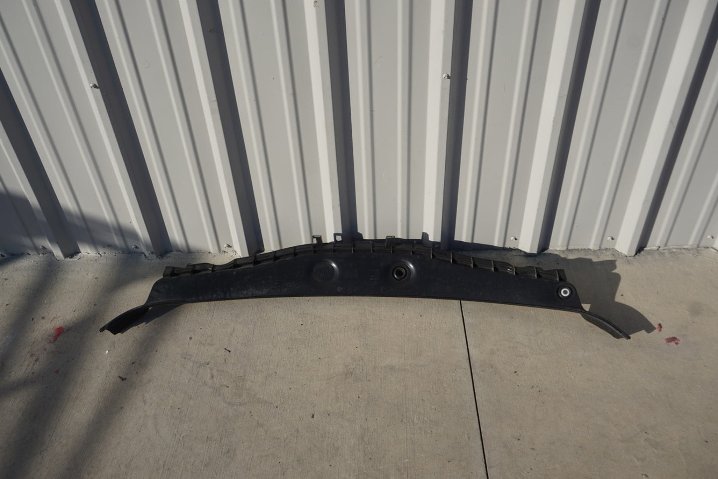 2018 - 2023 BMW X2 F39 FRONT WINDSHIELD COWL VENT GRILLE COVER PANEL OEM