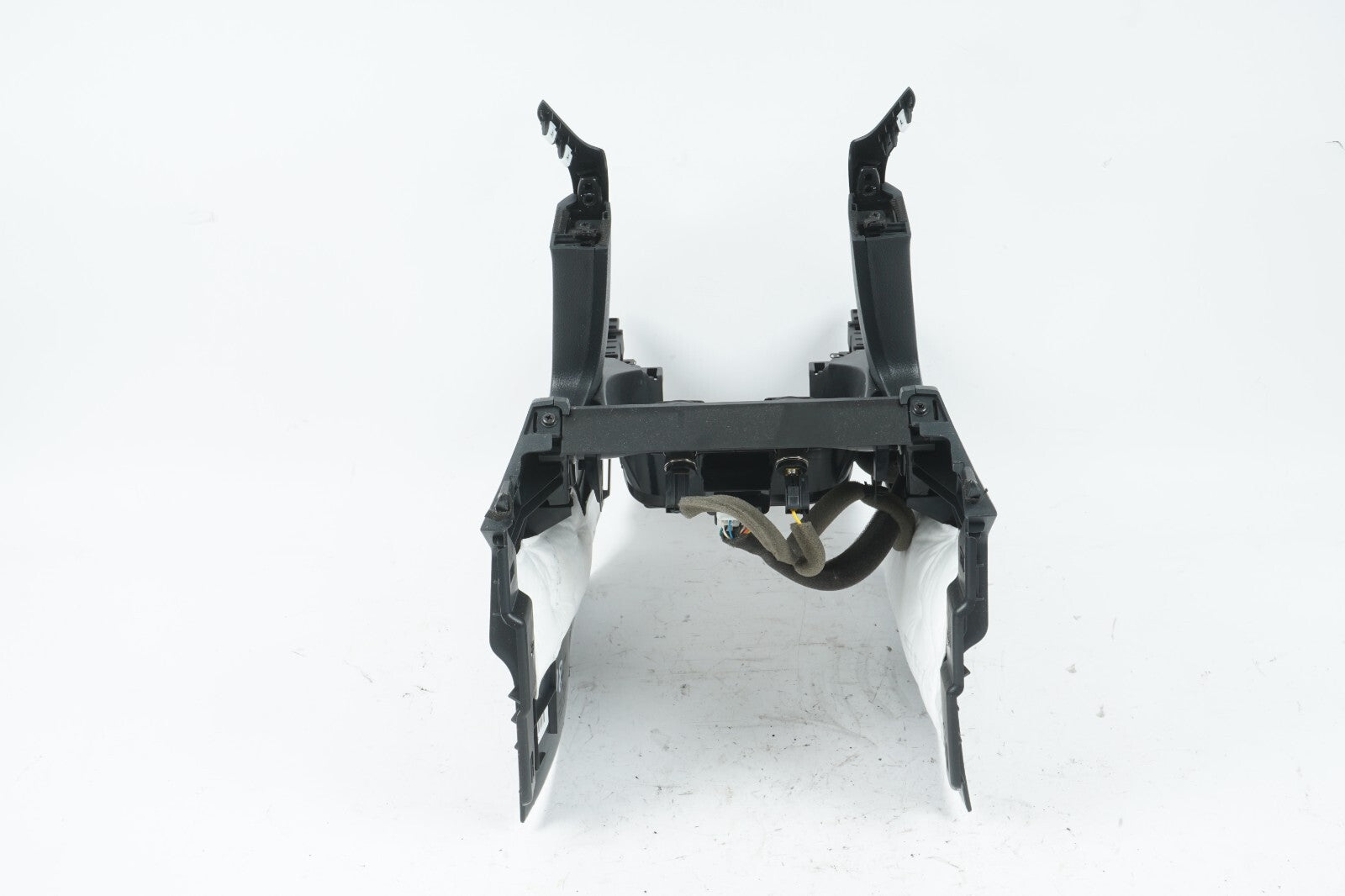 2013-2016 HYUNDAI SANTA FE CENTER CONSOLE TRIM BASE OEM