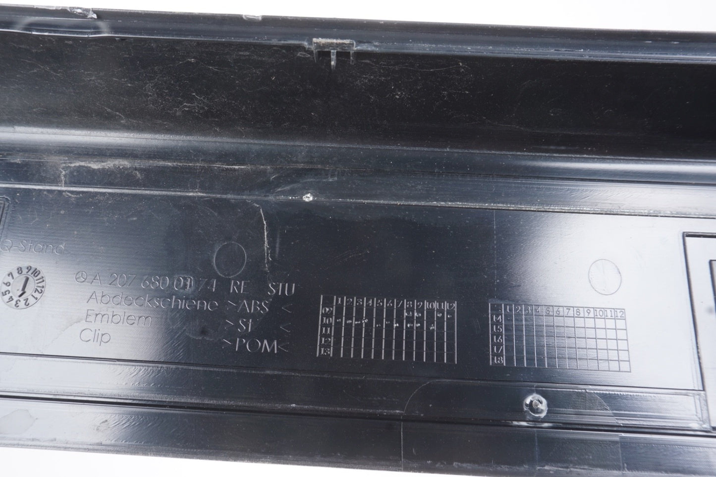 2010 - 2017 Mercedes E350 E550 Convertible Right Door Sill Scuff Plate Trim OEM