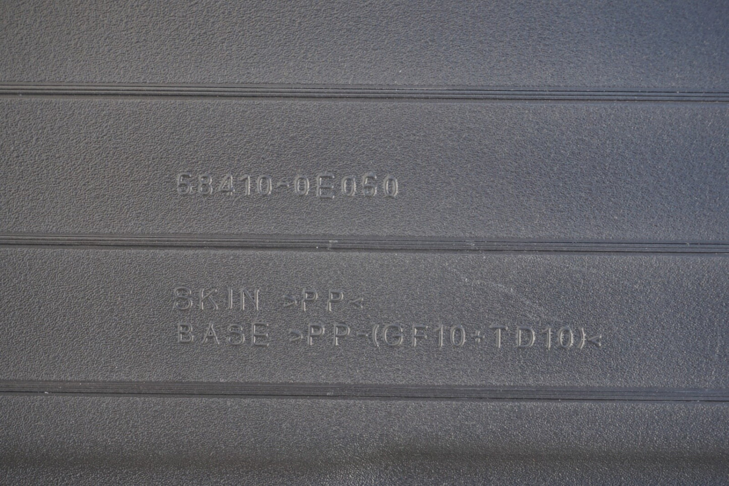 Fits 14-18 TOYOTA HIGHLANDER Rear Cargo Floor Carpet Cover Tan 58410-0E050