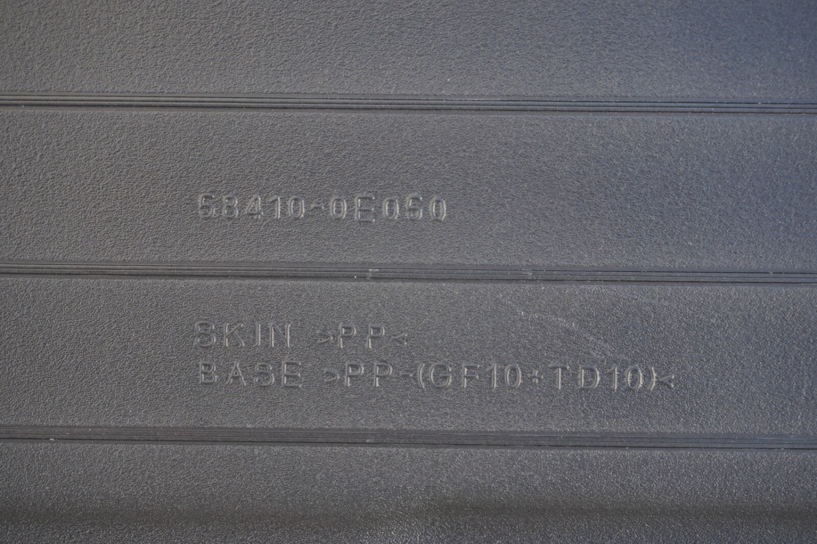 Fits 14-18 TOYOTA HIGHLANDER Rear Cargo Floor Carpet Cover Tan 58410-0E050