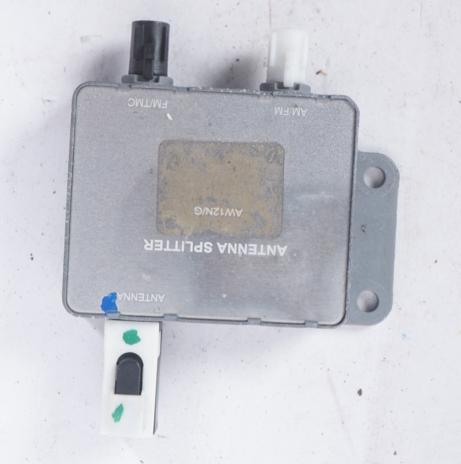 08-14 Mercedes C250 C300 C350 Radio Antenna Splitter OEM