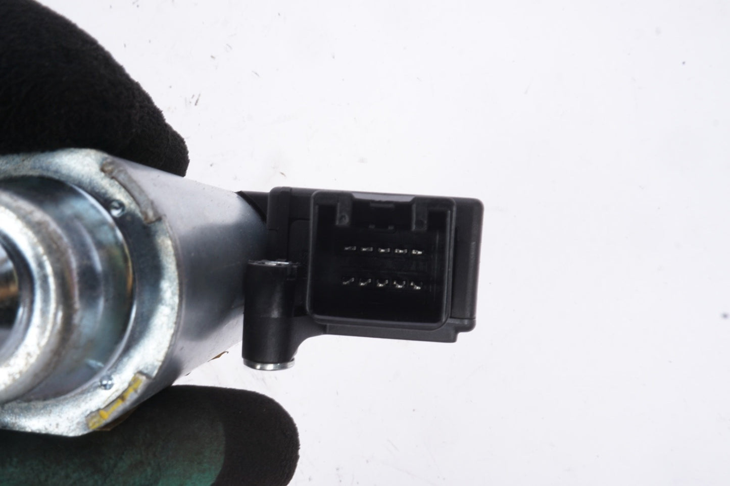 2012 - 2013 VOLVO C70 CONVERTIBLE BOOTLID ROOF LOCKING MOTOR