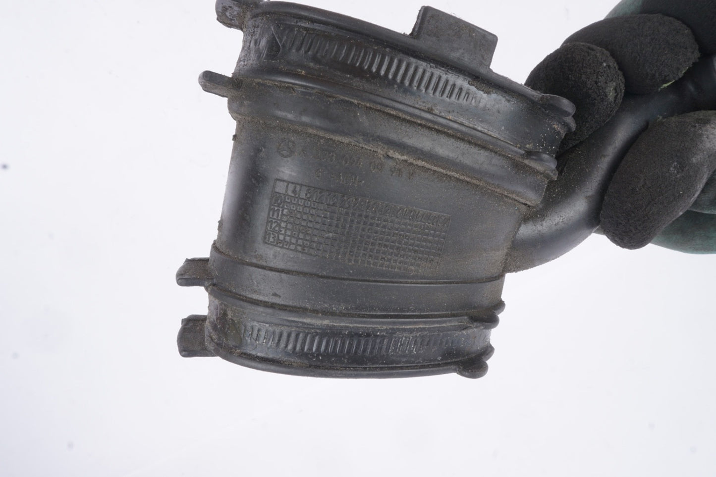 11-17 Mercedes W222 S550 CL550 E550 Air Intake Duct Pipe Right 2780940991 OEM