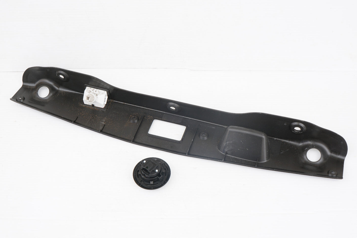2008 - 2014 MERCEDES-BENZ C300 W204 REAR TRUNK HANDLE TRIM PANEL W/ SWITCH OEM