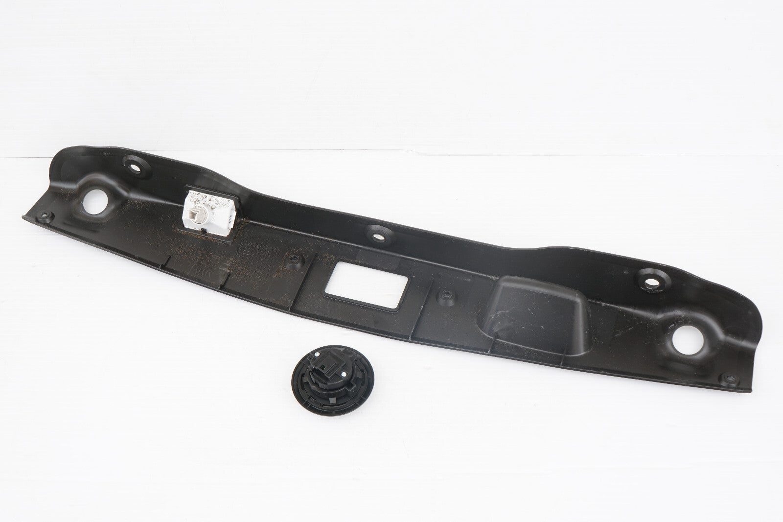 2008 - 2014 MERCEDES-BENZ C300 W204 REAR TRUNK HANDLE TRIM PANEL W/ SWITCH OEM