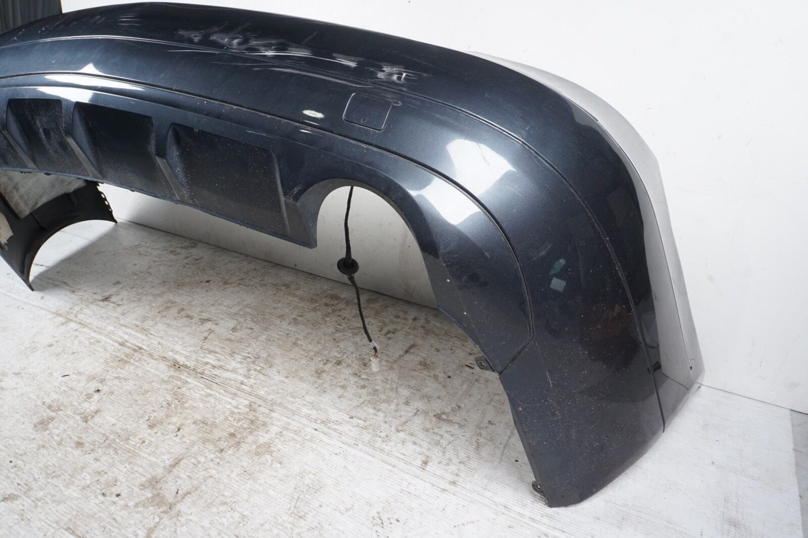 2009 2010 2011 2012 2013 MERCEDES E 350 CONVERTIBLE  COUPE REAR BUMPER COVER OEM