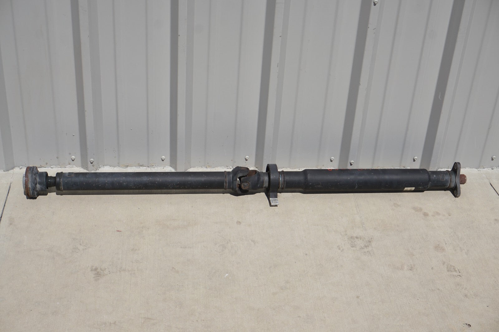 2006 - 2010  BMW 650i E63 E64 AT Rear Driveshaft Propeller 7557152 OEM