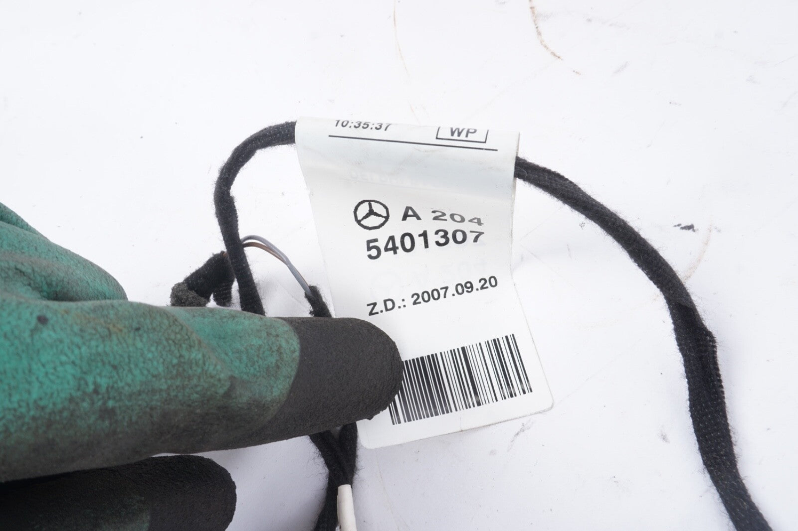 Central Console Wiring Plug A2045401307 08-15 Mercedes Benz W204 C300 C350