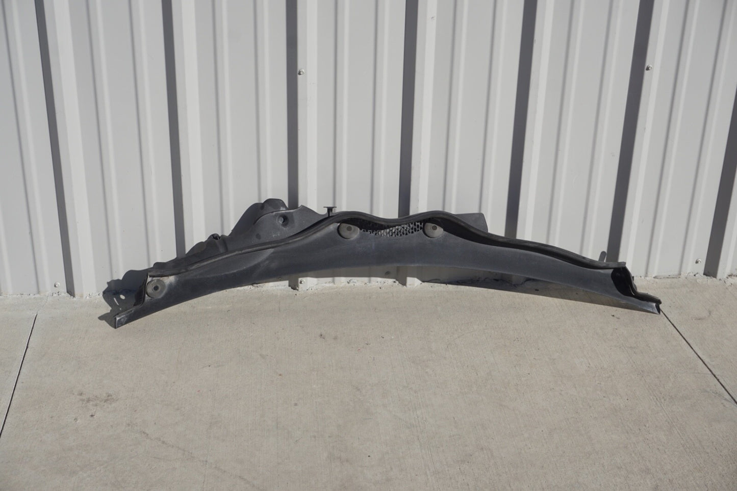 2003 - 2012 Mercedes Benz Sl Class R230 Cowl Vent Panel Windshield Window Front