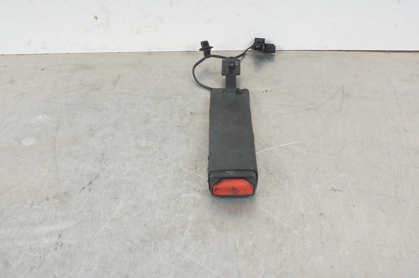 2020 2021 2022 CADILLAC CT4 FRONT LEFT SEAT BELT BUCKLE BLACK 84690873 OEM