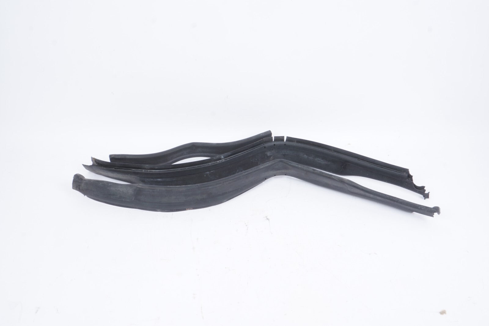 10-14 Mercedes W207 E350 E550 Under Hood Weatherstrip Seal 2046280998 OEM