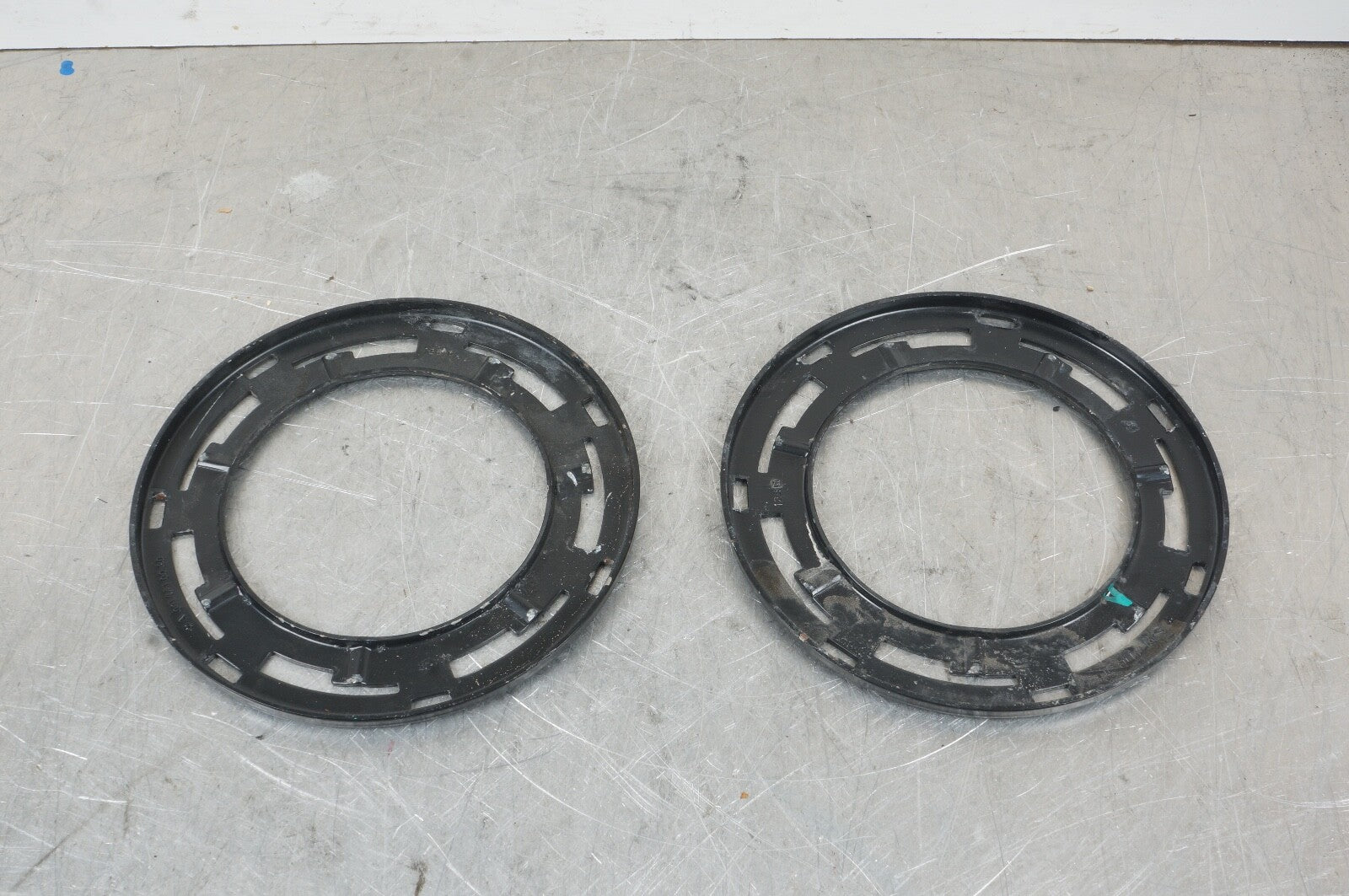 Mercedes Benz Pump Retaining Ring A0014710930 A0014710930 Pair
