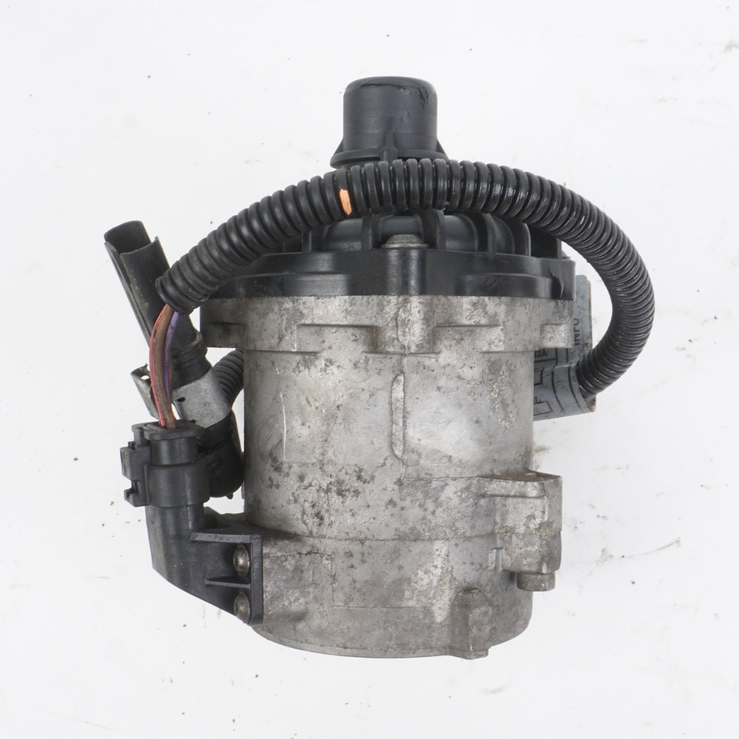 08-21 BMW Auxiliary Water Pump 7566335 E70 F15 F01 F02 F04 F10 F13 F06 F12 E71