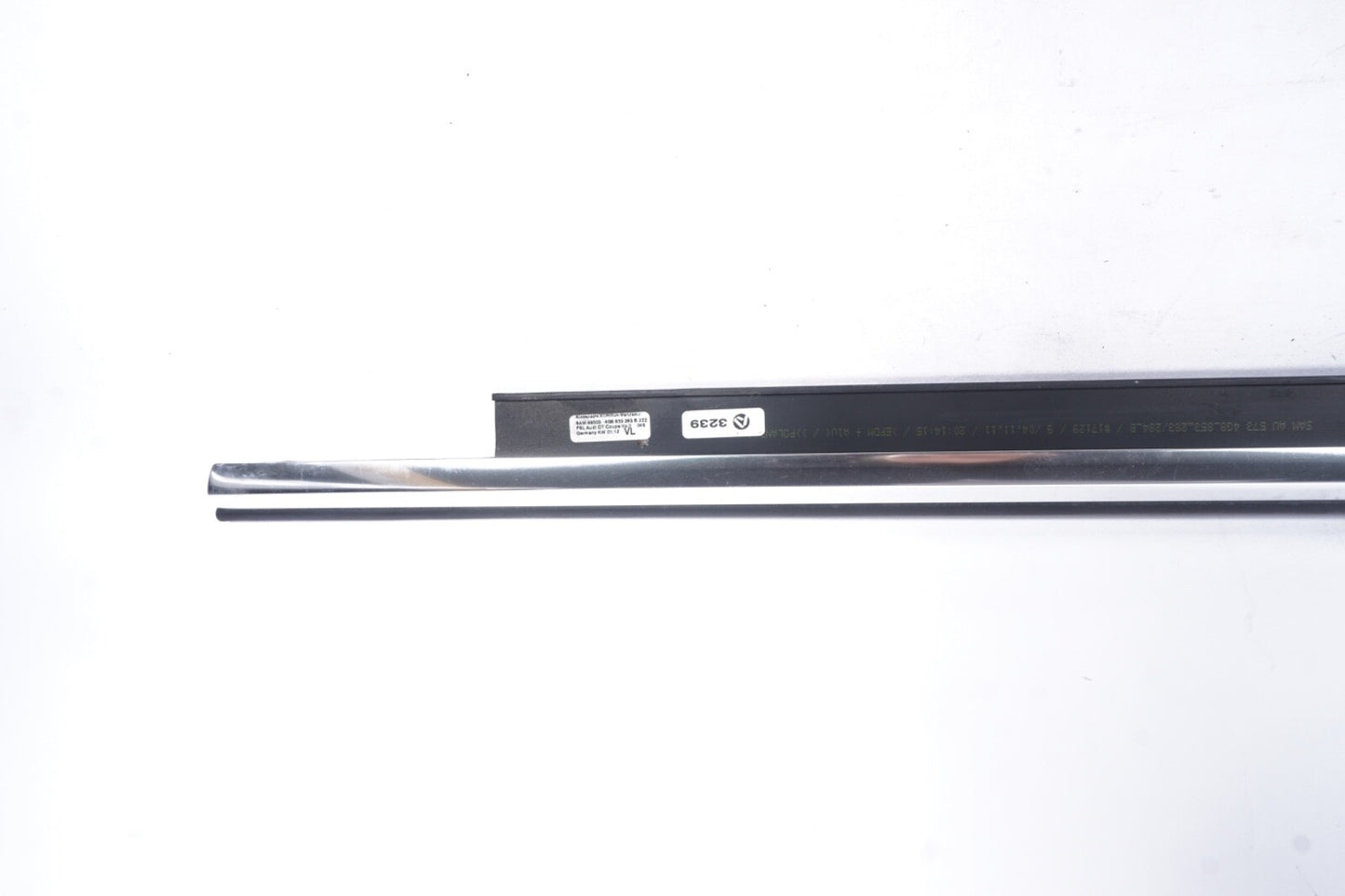 2012-2018 AUDI A7 FRONT LEFT DRIVER SIDE DOOR WINDOW BELT MOLDING 4G8853283B OEM