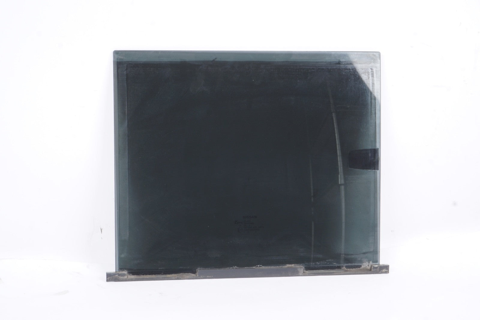 2016-2023 Nissan Titan XD Rear Back Center Window Glass Tempered OEM