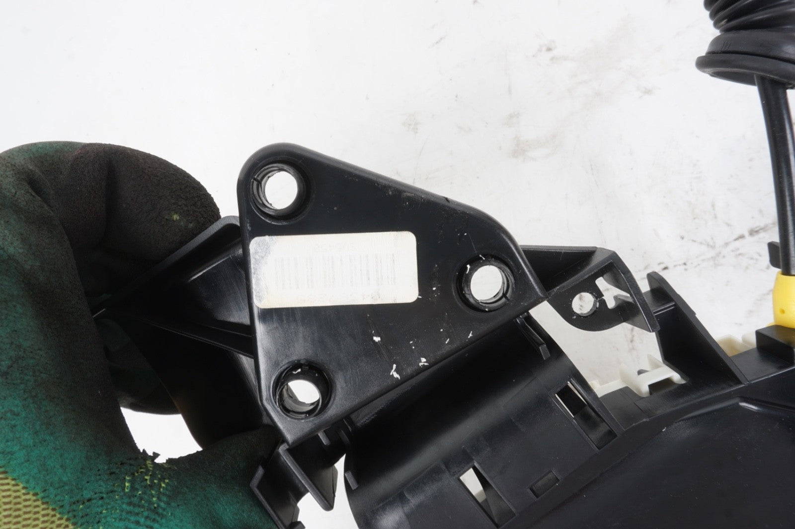 2008 - 2014 Mercedes C300 C350 C63 Front Right Side Door Lock Latch Actuator OEM
