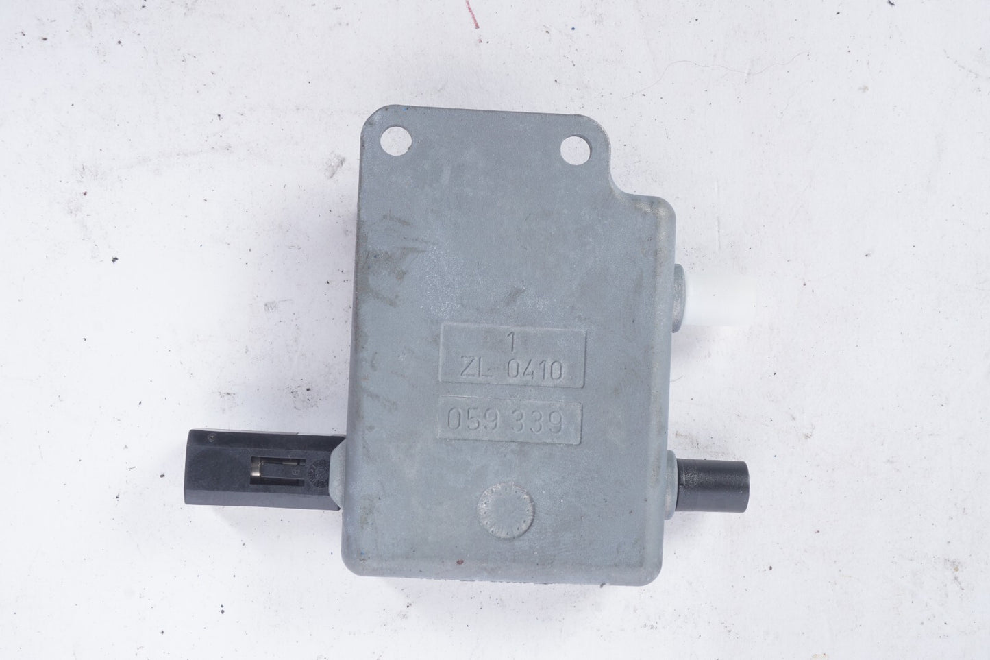 08-14 Mercedes C250 C300 C350 Radio Antenna Splitter OEM