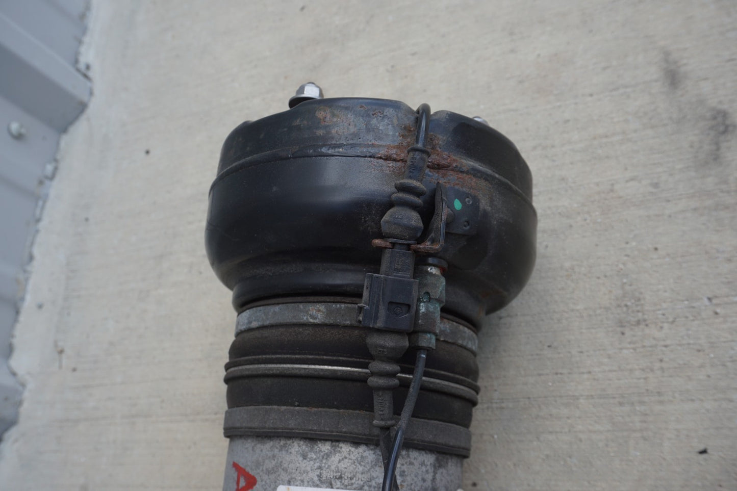 2011 - 2018 Audi A8 S8 Awd Rear Left Air Shock Strut OEM