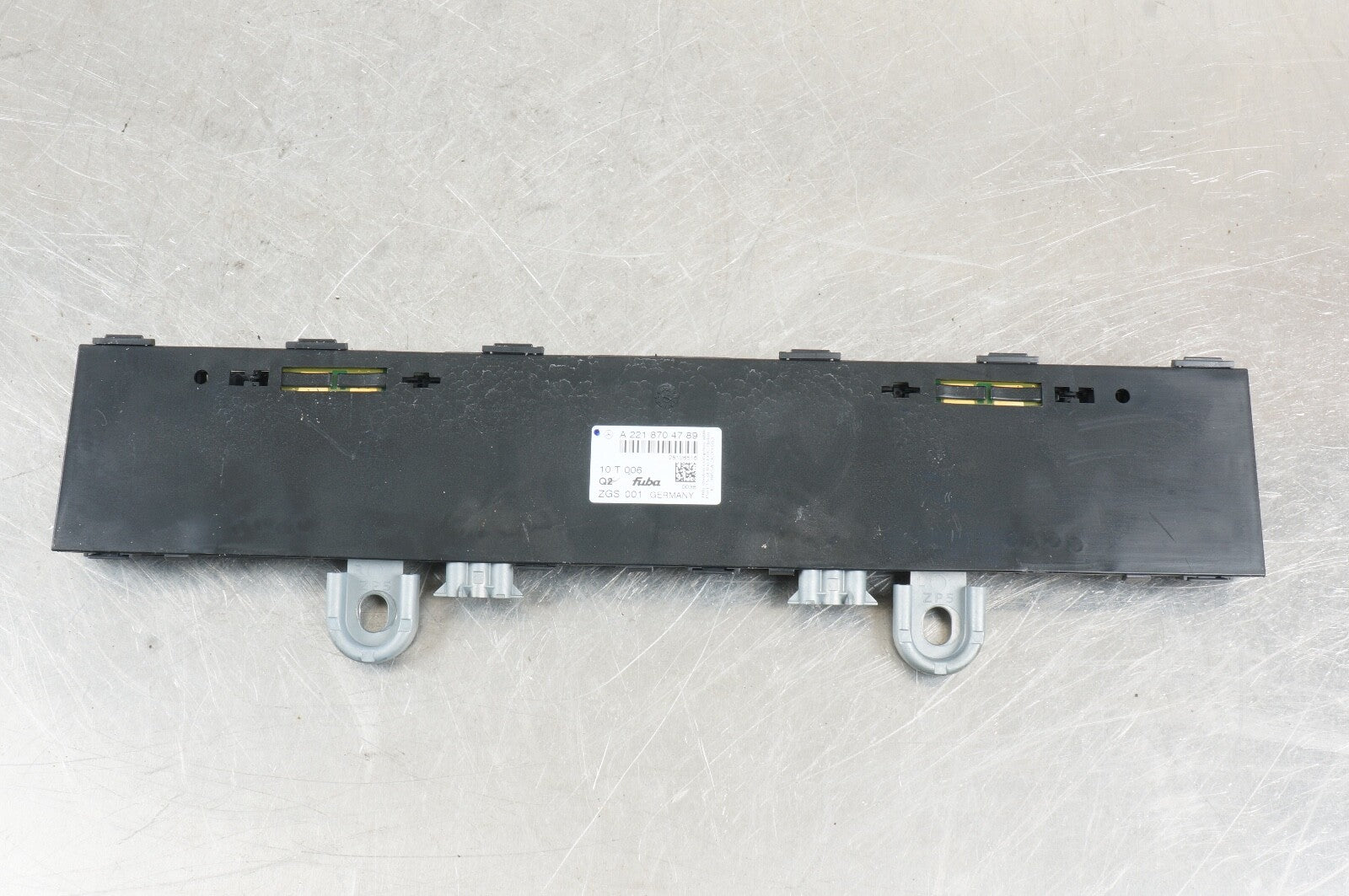 07-13 Mercedes W221 S550 S63 AMG Rear Roof Antenna Amplifier Amp 2218704789 OEM
