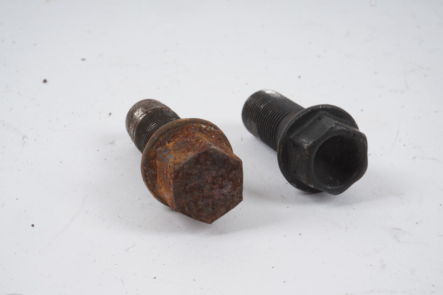 2012-2018 BMW 650i 640i WHEEL LUG NUT BOLTS SET OF 20 OEM